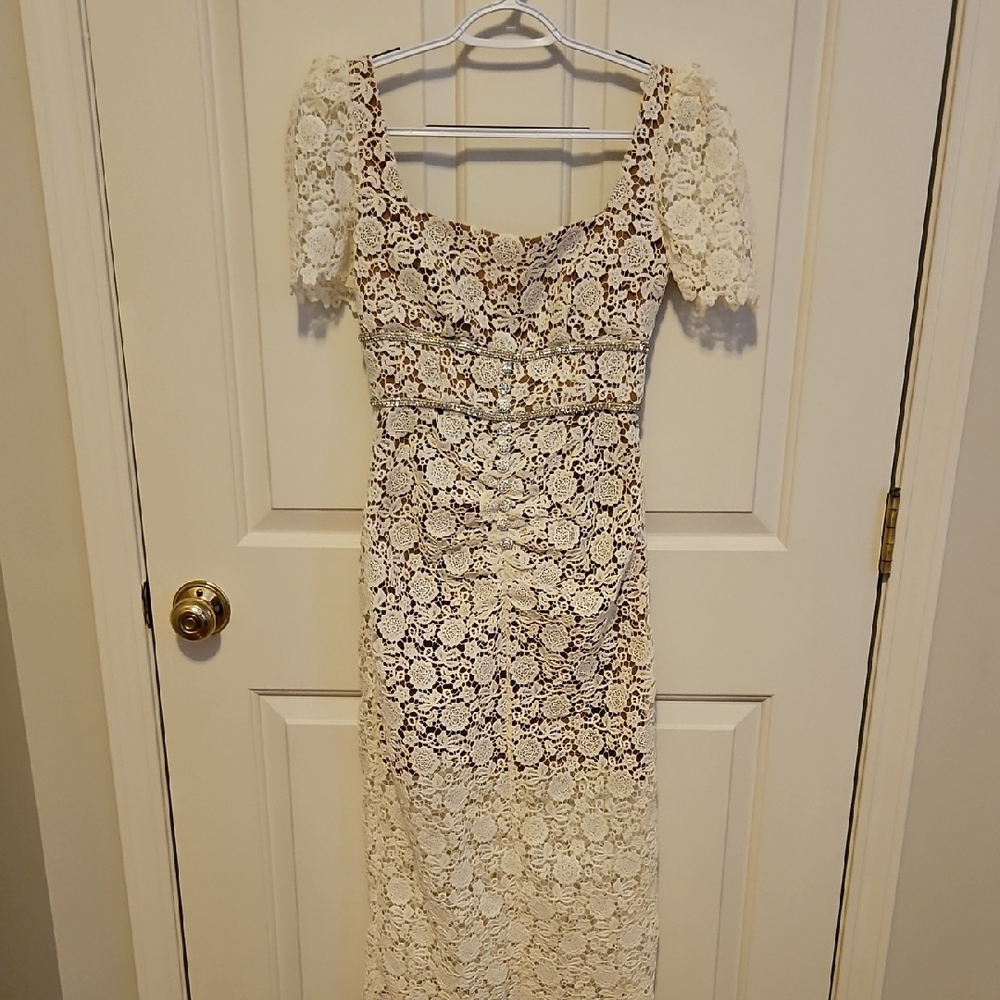 Elegant Cream Lace Dress